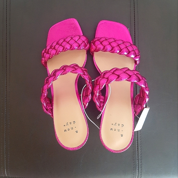 NWT- a new day Fuchsia Mules - Picture 7 of 9
